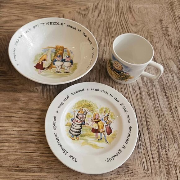Vintage ALICE in WONDERLAND Child's Dishes Set - ENGLAND - Johnson Bros - NEW - Picture 2 of 8